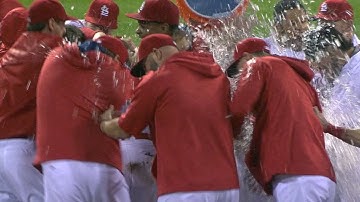 9/29/16: Molina wins it with wild RBI double