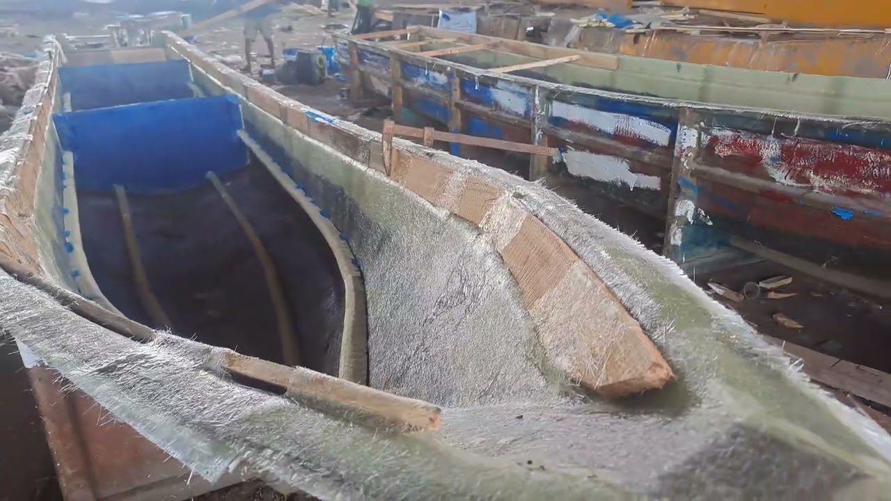 Proses Produksi Kapal Fiber