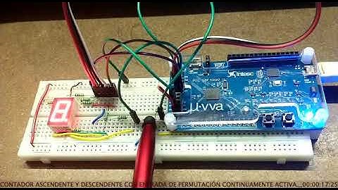 Contador Hexadecimal Ascendente y Descendente, PIC18F4550 en tarjeta de desarrollo Miuva.