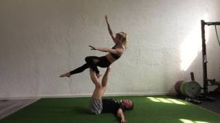 Acroyoga - No hands 4 step - Tanja&Ales