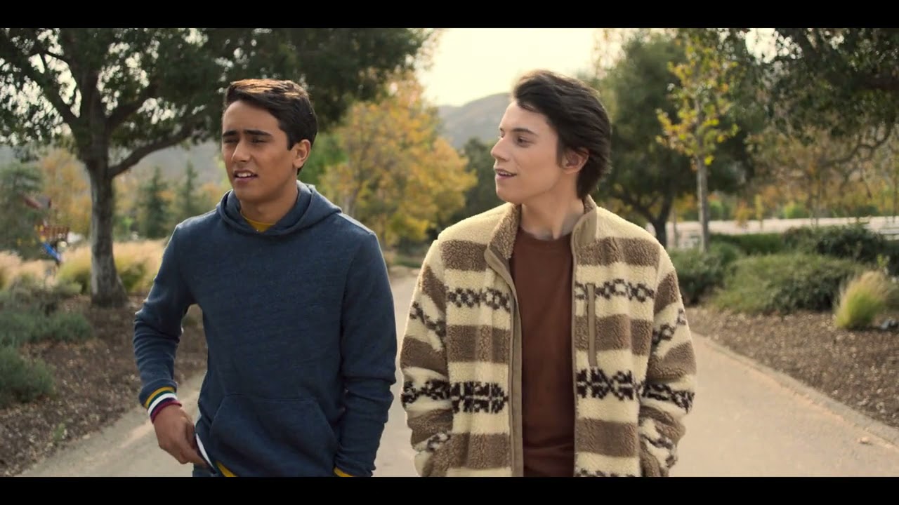 Love, Victor - Victor and Felix talk about sex