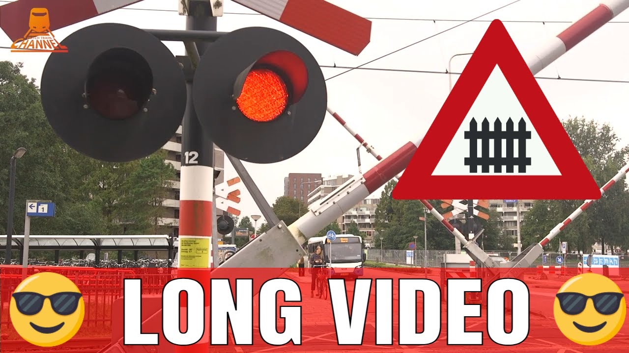 DUTCH RAILROAD CROSSING  - 😎🚂 LONG VIDEO 🚂😎 - Diemen - ADOB spoorwegovergang - Ouddiemerlaan