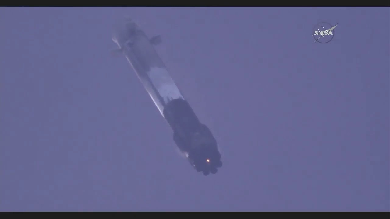 Přistání CRS-13 (záběry NASA)