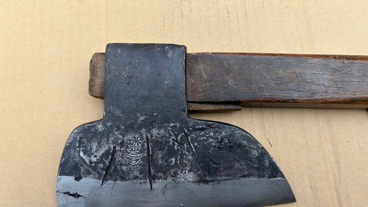 古い鉄器の小振りの小斧や文や雅なものは精巧に作られている NO.120】 古鉄造りの斧 鉄の景色➁ 卸し金 - YouTube