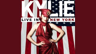 Смотреть клип Red Blooded Woman / Where The Wild Roses Grow (Live In New York)