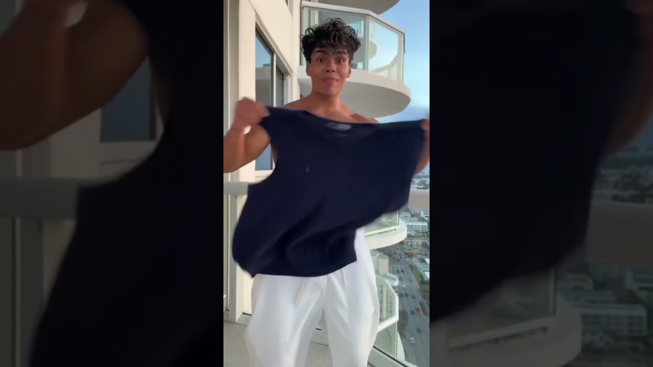 Rate Manuel’s fit 1-10 👕…