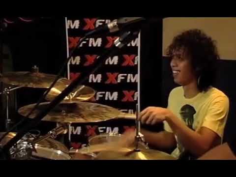 Hujan - Sangkar Besi Di Hatiku (Live At XFM X-Gig Xtended Musim Kedua)