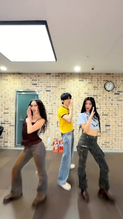 What's #KATSEYE 's LL ❓💛 #LoveLanguage #Whats_Your_LoveLanguage #TXT #연준 #YEONJUN #Daniela #Sophia