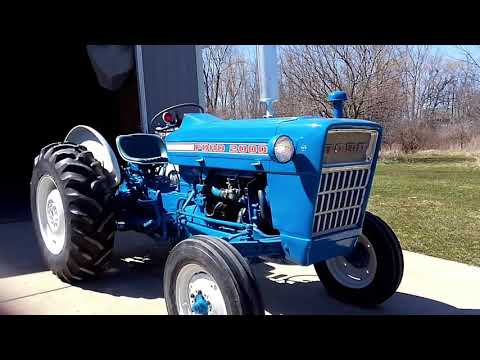 Video: Kiek arklio galių yra „Ford 2000“traktorius?