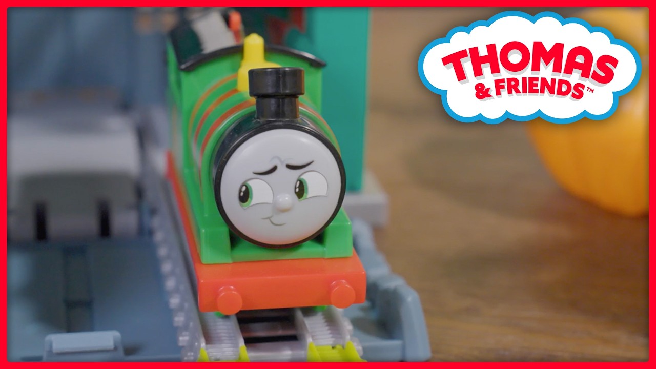 👻🚂 Una consegna spaventosa! | Attento, Thomas! | Il Trenino Thomas