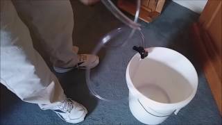 DIY Cheap & Quick Easy Siphon For Bare Bottom Aquarium Fish Tank & Save $ On Water Not Using Python.