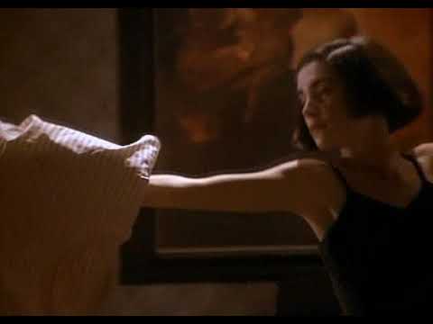 Lara Flynn Boyle - Dance With Pillow