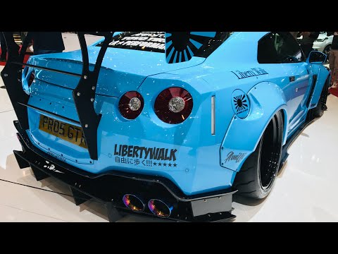 Liberty Walk Blue Smurf NISSAN GT-R R35 Wide Body 4K - YouTube