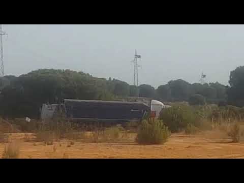 Video camiones carga tierras contaminadas Corrales
