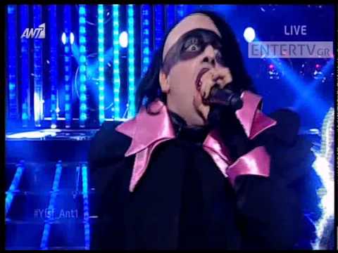 Entertv: Ο Κώστας Δόξας ως... Marilyn Manson στη σκηνή του YFSF!