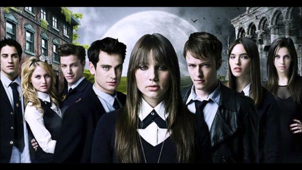 Игра любовь вампира ребёнок. Кейт лорен "падшие". Любовь школа вампира. Любовь школа вампира. Сумерки: ломая ветер (2011).