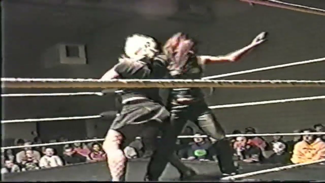[Free Match] Allison Danger VS. Hailey Hatred - Cleveland All Pro Wrestling [1/9/05]