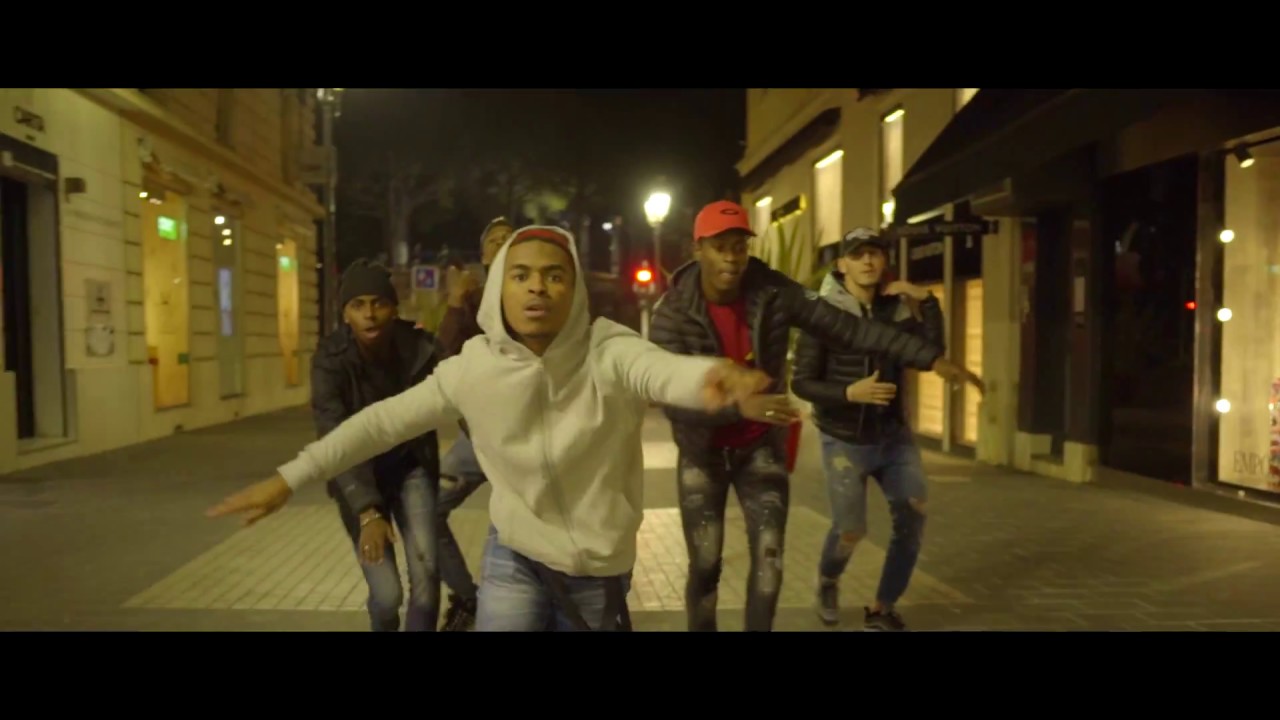 Lebeey - Jolie Poupée  ( CLIP OFFICIEL )