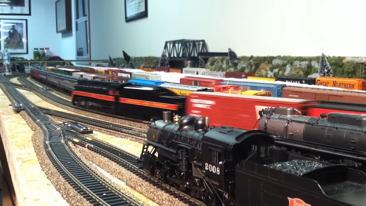 HO Scale Model Railroad Train Operation Video