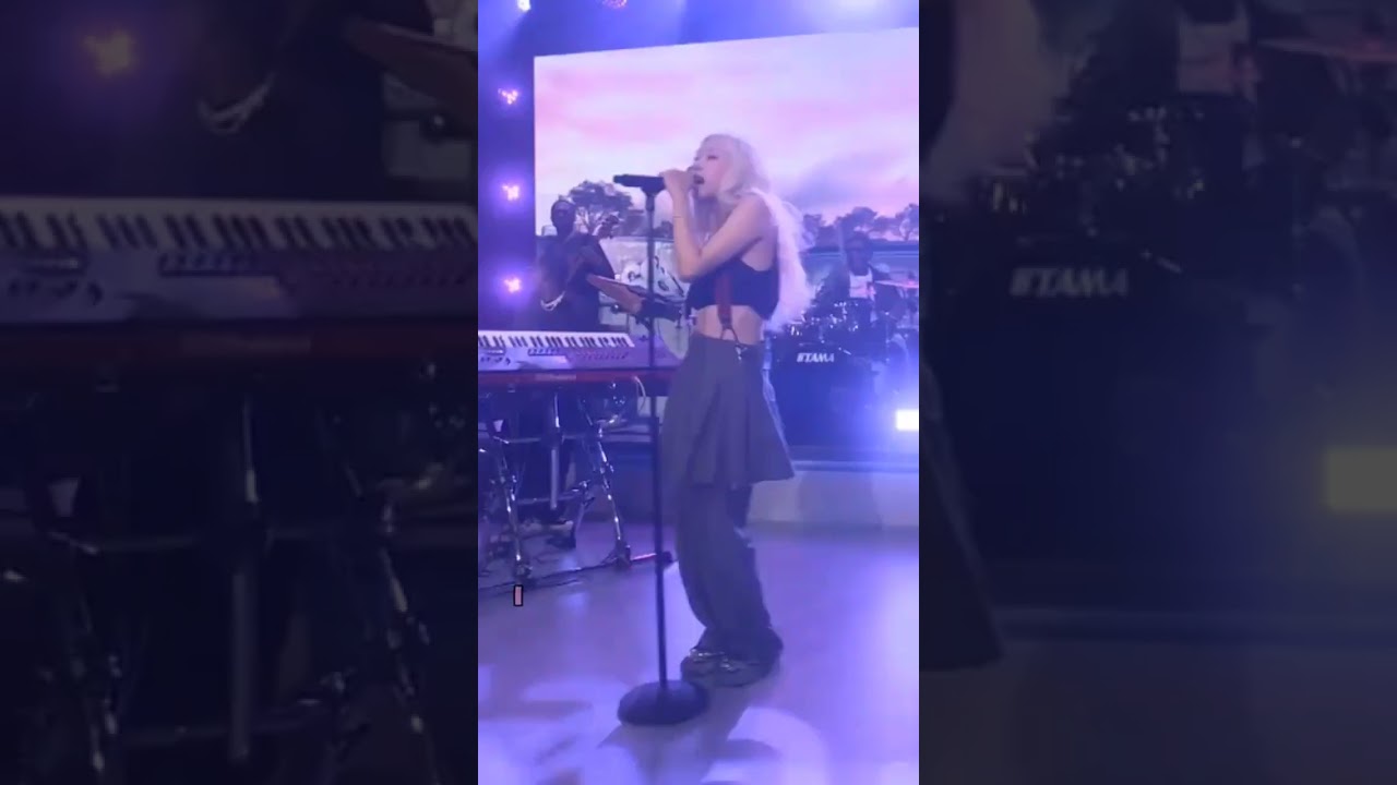 Fallontonight - Rosé 💙 