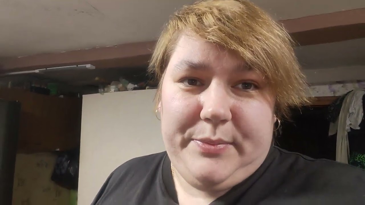 Купили картошки. Ещё живность в доме. Где мои семена? 