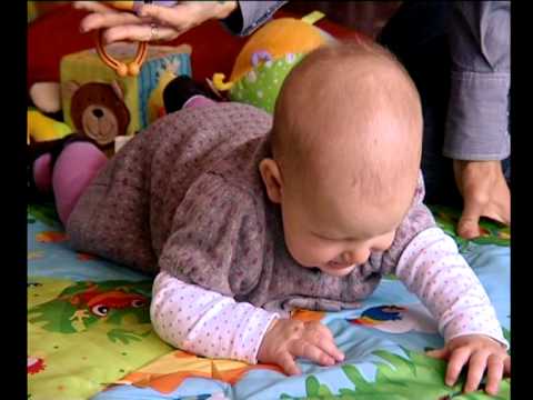 Videó: 11 hetes kisbaba fejlesztés