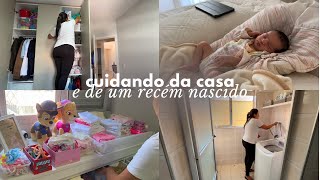 Rotina de dona de casa com bebê recém nascido | Organizando a lavanderia, cozinha e quarto do bebê 😱