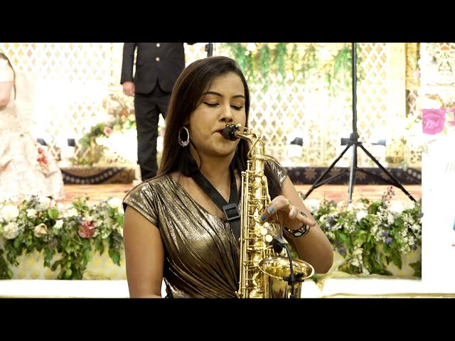 Full Enjoy With Saxophone Queen Lipika // Saxophone Music // Badan Pe Sitare Lapete Huye - Lipika class=