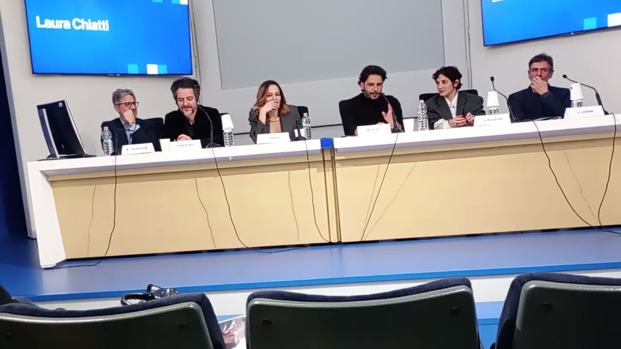 Visumnews ha ripreso l'intervento di Laura Chiatti alla presentazione della miniserie Se fossi te