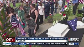 3,000 turn out for veteran's funeral