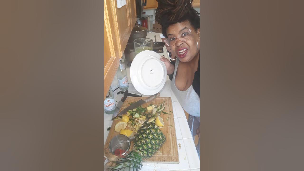 DAY 1 GINGER PINEAPPLE CUCUMBER LEMON JUICE DETOX 14 DAY CHALLENGE