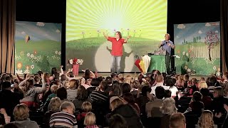 Video thumbnail of "Weil du heut Geburtstag hast - Detlev Jöcker | Kinderlieder - Live"