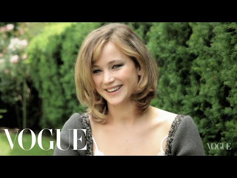 Video: The Hunger Games 'Jennifer Lawrence poseert voor Vogue-met honden