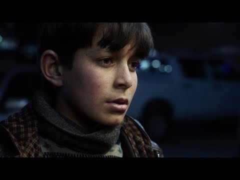アフガニスタンのカブール。少年は俳優になる夢を膨らませるが…／映画『ザクロが遠吠えする頃』予告編（英語字幕のみ／あいち国際女性映画祭2022上映作品）