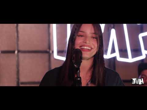 Emilia - Como Si No Importara (Acoustic Live Session) | #TuMusicaHoyEsEmilia