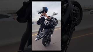 Shuffle 💪 #motorcycle #moto #kawasaki #michelin #dafymoto #bikergirl #scorpionhelmet