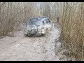 Toyota Battle! - FJ Cruiser, Hilux 2017, Hilux 2008 going through mud