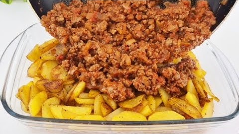 Versser simplement la viande haché sur les pommes de terre❗️Vous serez étonné par le goût.
