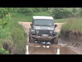 Wasser durchfahrt mit dem Jeep im Mammut Park.