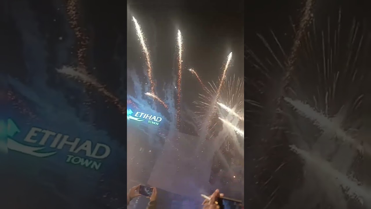 Lahore Liberty Chowk Live Fireworks | First Vlog | Beautiful Night View 🎆