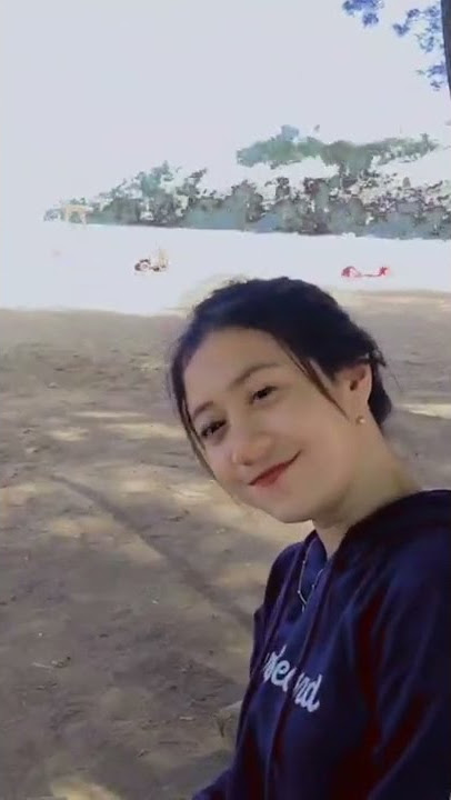 LAGI MINUM ES KELAPA SAMA DOI DI PANTAI | HALU STORY #shorts  #storyhalu #storyig #storywa