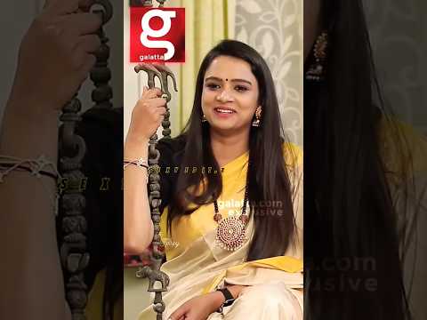 NewsReader Shameena Iqbal saree navel #newsreader #navel #viralshorts #hotlook#trending #shotsfeed