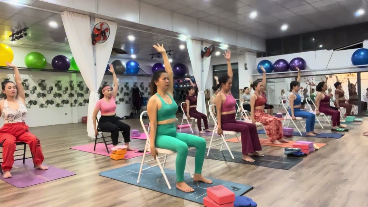 Yoga với Ghế 🪑, Chuỗi bài nghiêng lườn, gọt mỡ 2 bên eo, cân bằng 2 bên cơ thể 