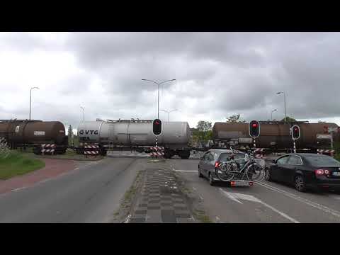 Spoorwegovergang Delfzijl/ Passage a Niveau/ Railroad-/ Level Crossing/ Bahnübergang