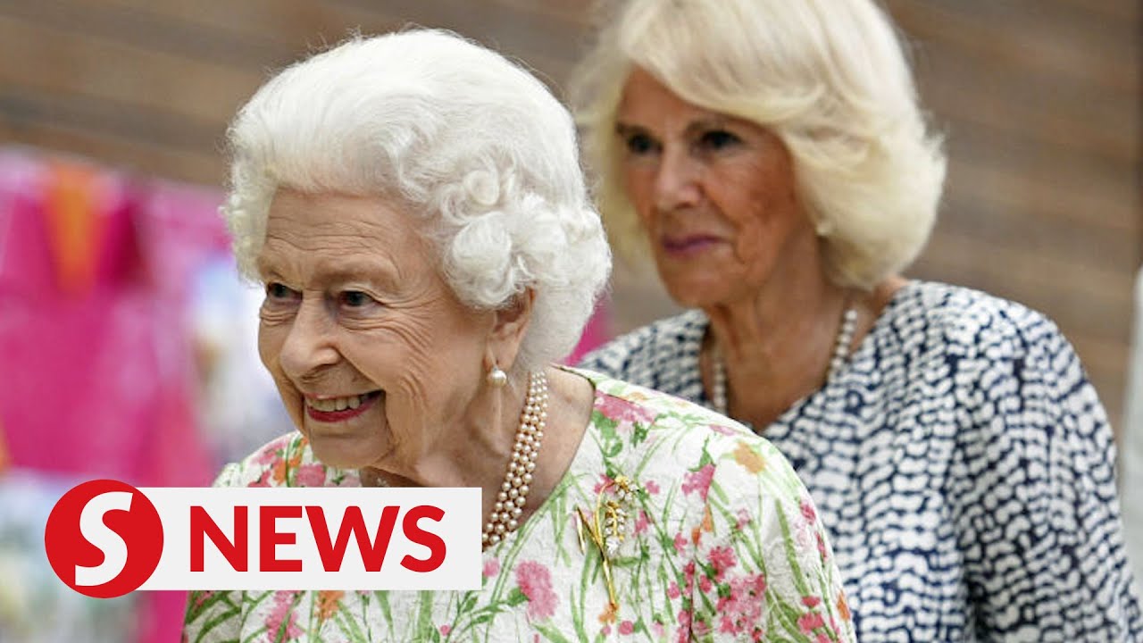 Queen Elizabeth Says She Wants Prince Charles's Wife to Be ...