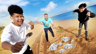 SIAPA BISA TEMUKAN BERLIAN TERBANYAK DI PASIR PANTAI BOLEH AMBIL!! screenshot 2