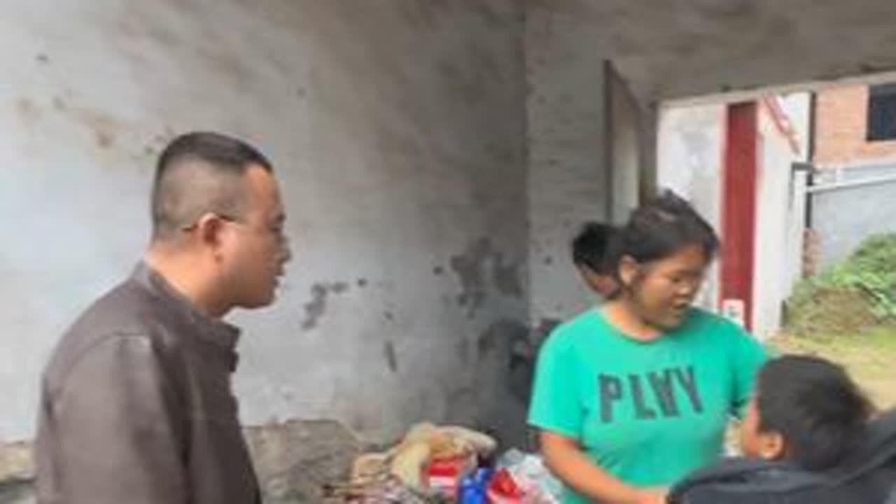 谁也不苦苦了他们这些孩子!因为穷连学都没上#我的乡村生活 #原创视频 #正能量 #传递温暖 #乡村故事