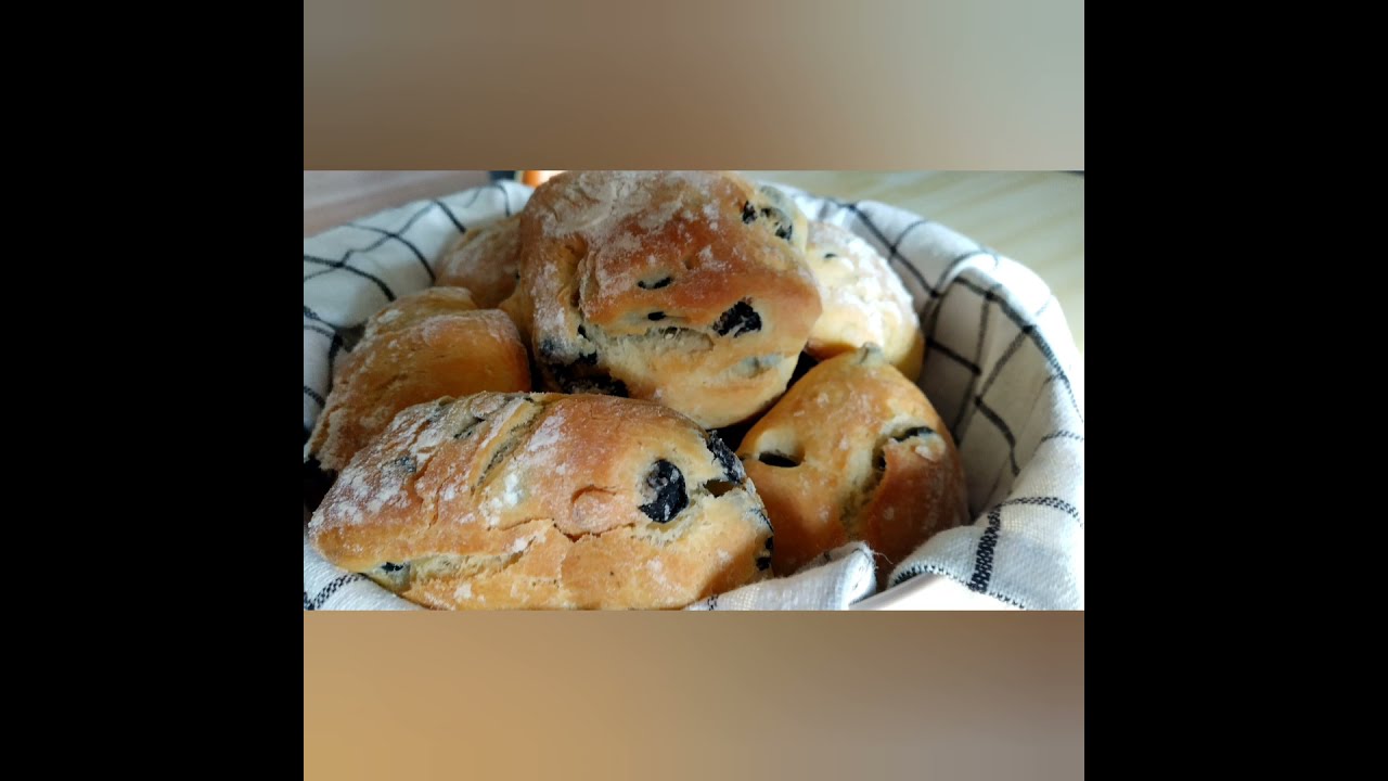 Pucce alle olive😋,una bontà!!   #pucce#panini #olive #puglia