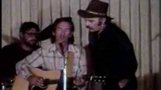 Townes Van Zandt &amp; Blaze Foley sing &quot;Snowin&#39; on Raton&quot; (1984)