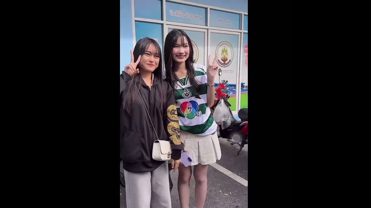 บรรยากาศหน้าสนามอยุธยา น้องๆหมอนทองมาถึง FC รอกันเยอะ  เจอน้องผักบุ้งด้วย